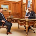 El gobierno presentó a Adrián Ravier en reemplazo de Adorni