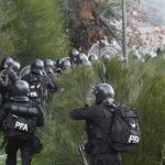 Desalojaron a las comunidades Kinxikew y Melo en un operativo sobre la Ruta 40
